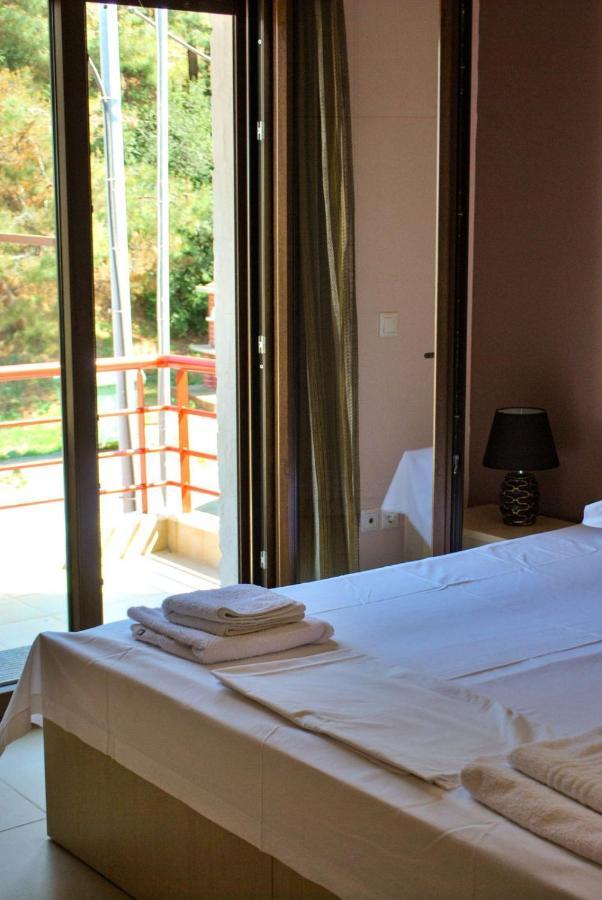 Canal Luxury Apartments เนอาโปติไดอา ภายนอก รูปภาพ