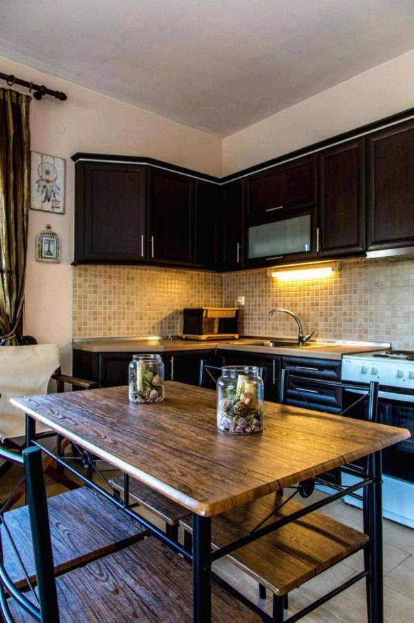Canal Luxury Apartments เนอาโปติไดอา ภายนอก รูปภาพ