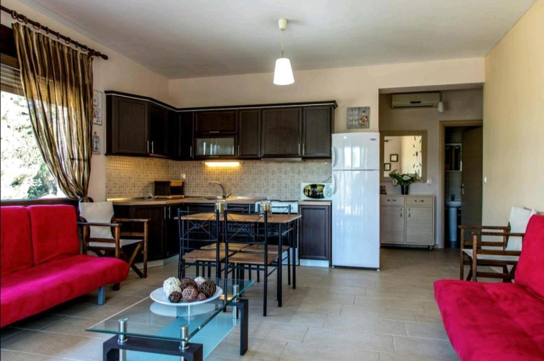 Canal Luxury Apartments เนอาโปติไดอา ภายนอก รูปภาพ