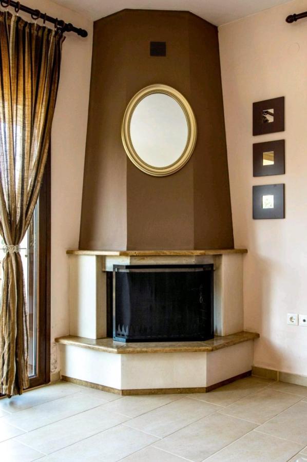 Canal Luxury Apartments เนอาโปติไดอา ภายนอก รูปภาพ