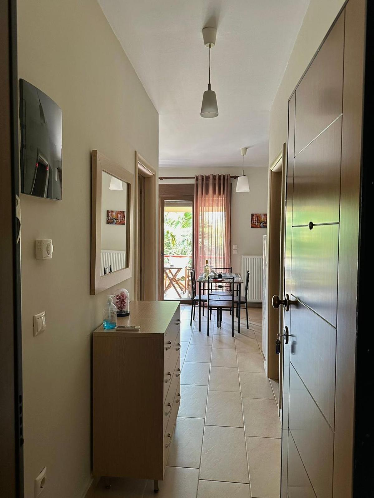 Canal Luxury Apartments เนอาโปติไดอา ภายนอก รูปภาพ